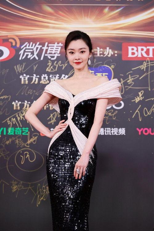 娱乐吃瓜君王一博宋轶,娱乐圈的甜蜜瓜田