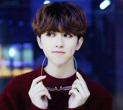 蔡徐坤的老粉爆料视频,那些年我们一起追的偶像幕后故事  第3张